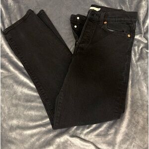 Black Wedgie Straight Levi’s